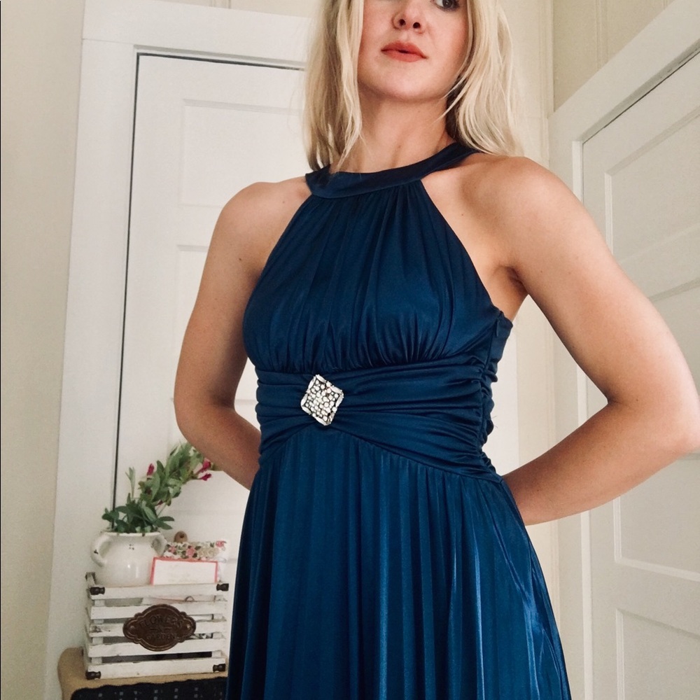 “City Triangles” Blue Halter Evening Dress - Picture 1 of 3